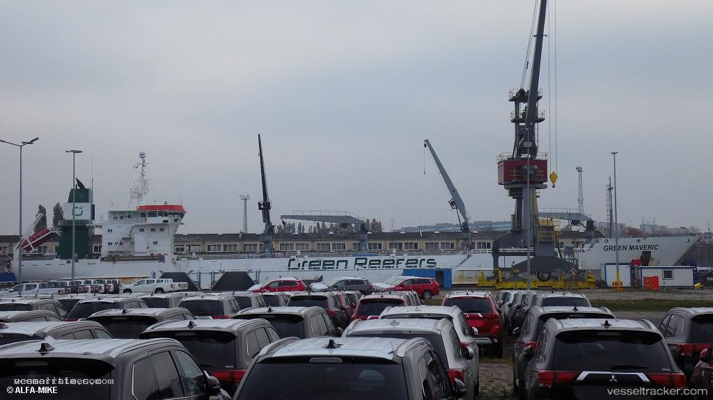 Green-Maveric - Refrigerated Cargo Ship vessel registered in Bahamas