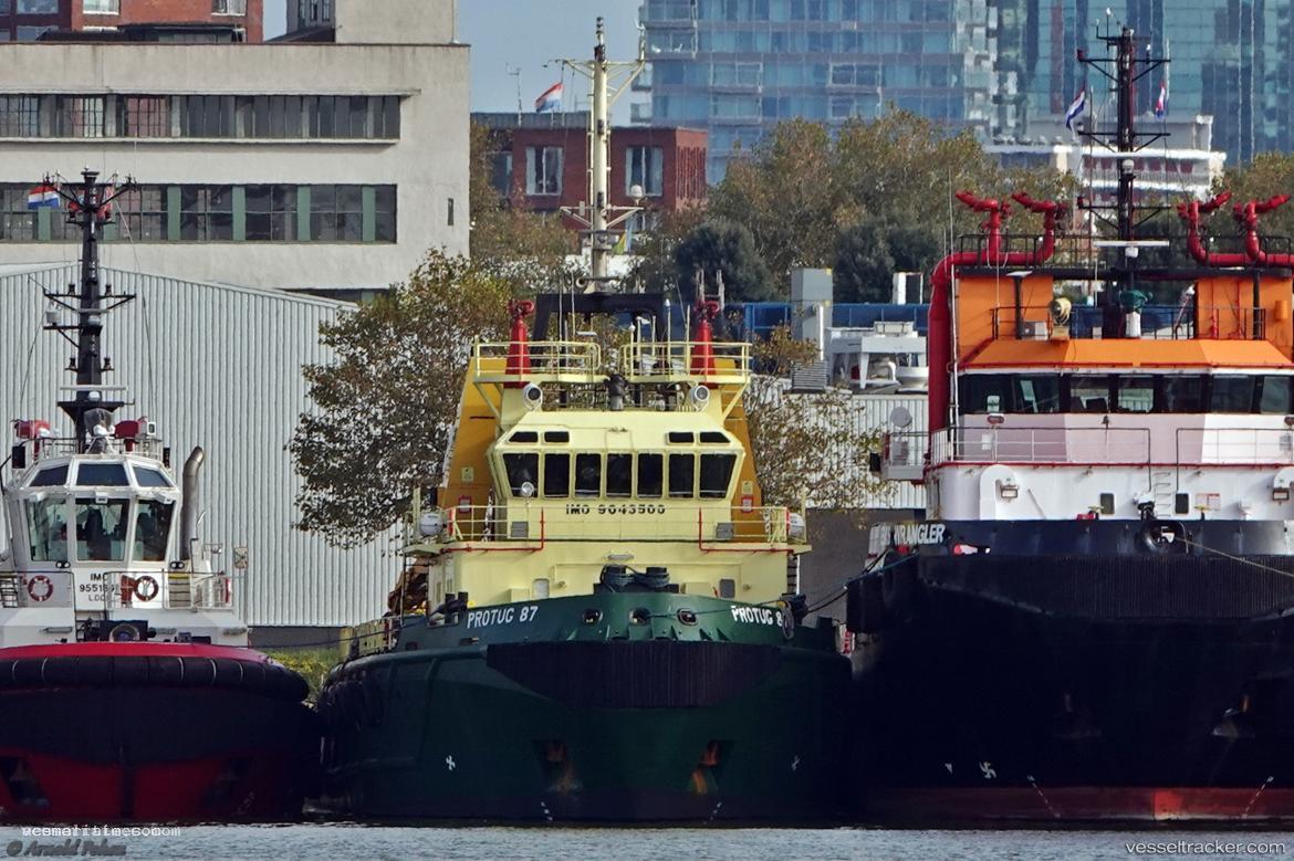 Protug-87 - Service Ship vessel registered in Saint Vincent and the Grenadines