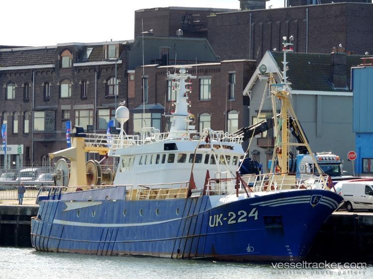 Uk224-Tunis-Van-Luut - Fishing Vessel vessel registered in Netherlands