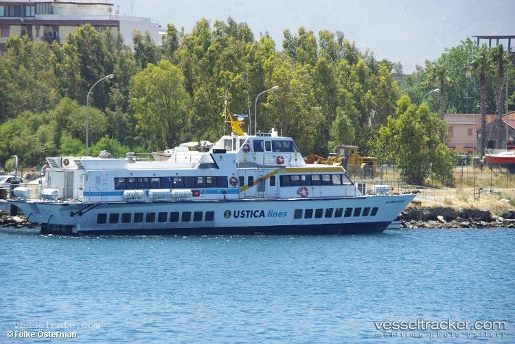 Alijumbo-Messina - Passenger Ship vessel registered in Italy