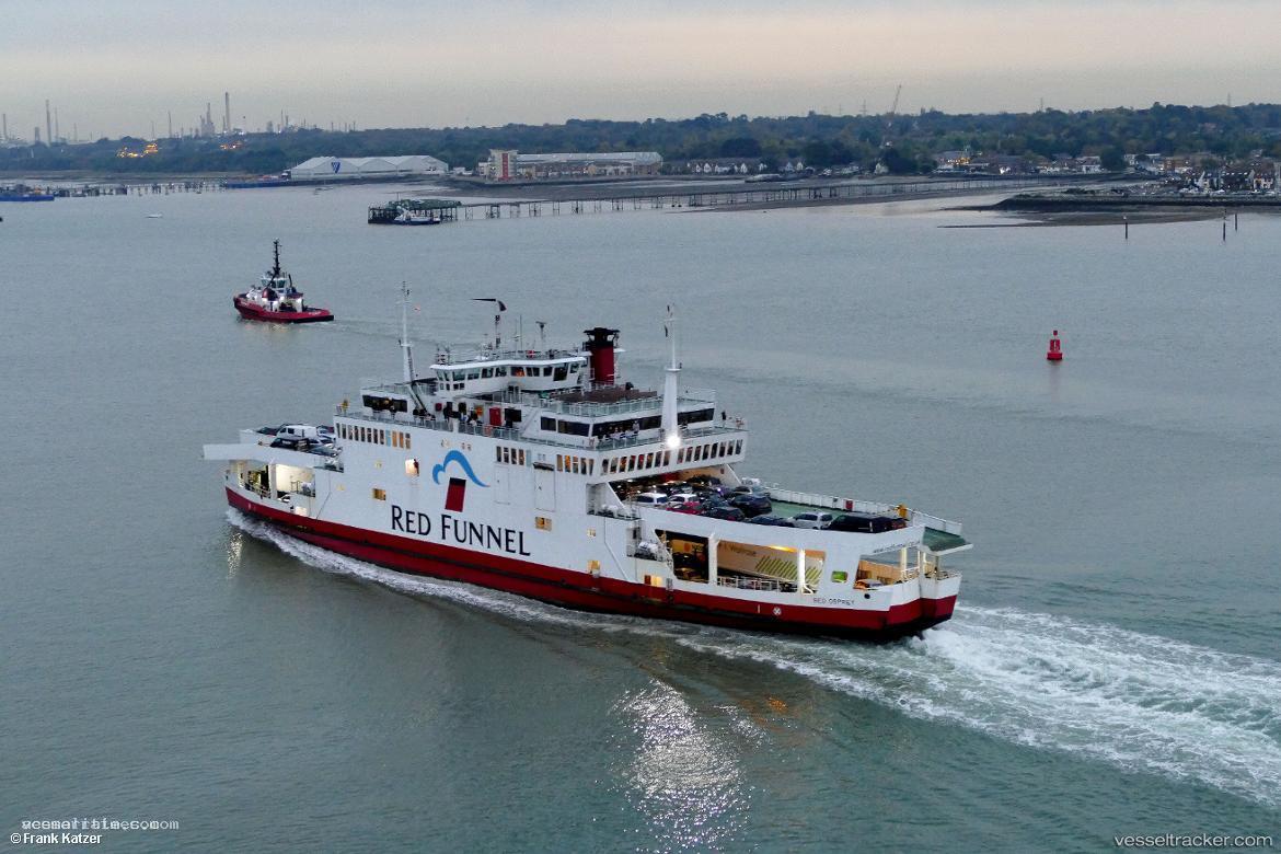Red-Osprey - Passenger Ro Ro Cargo Ship vessel registered in United Kingdom