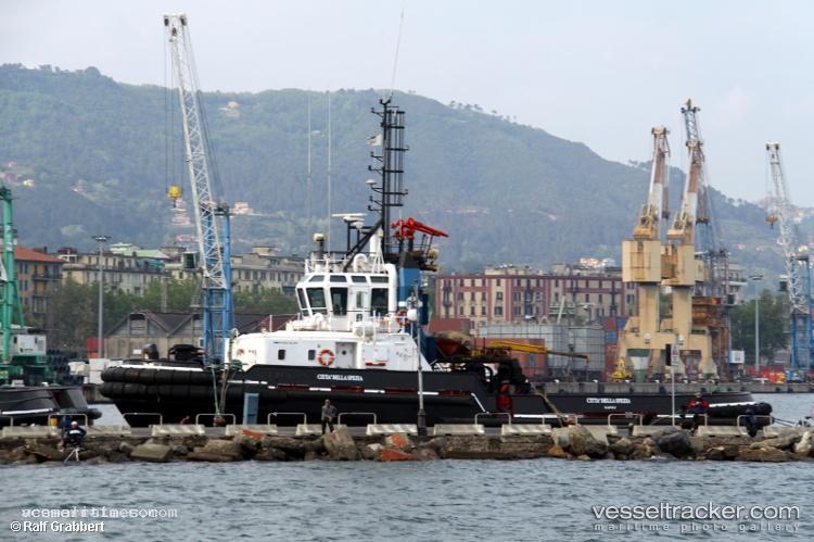 Vb-Bucanero - [tug.fire_fighting_tug]