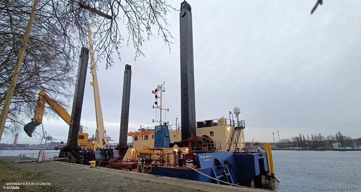 Mjolner.r - Dredger vessel registered in Denmark