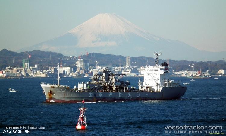 Senyo-Maru - Cement Carrier vessel registered in Japan