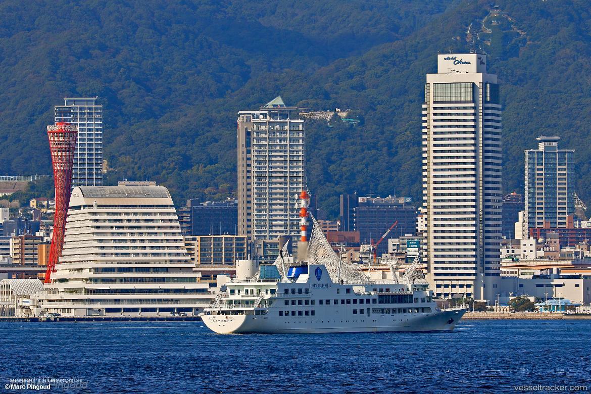 Luminous-Kobe-2 - Passenger Ship vessel registered in Japan