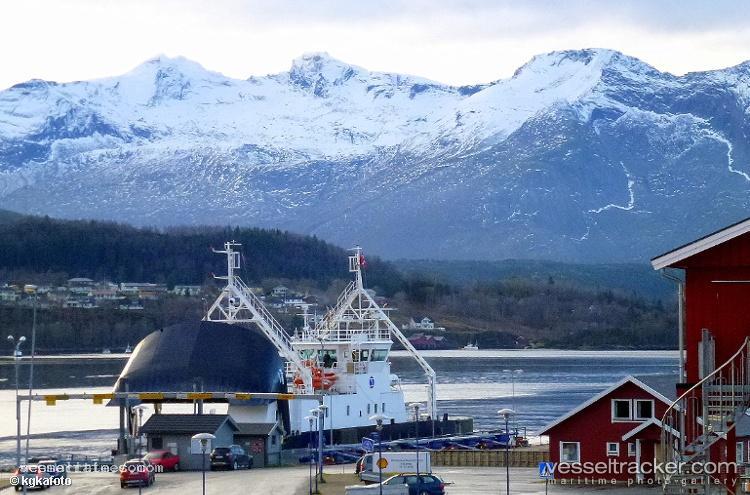 Oernes - Passenger Ro Ro Cargo Ship vessel registered in Norway