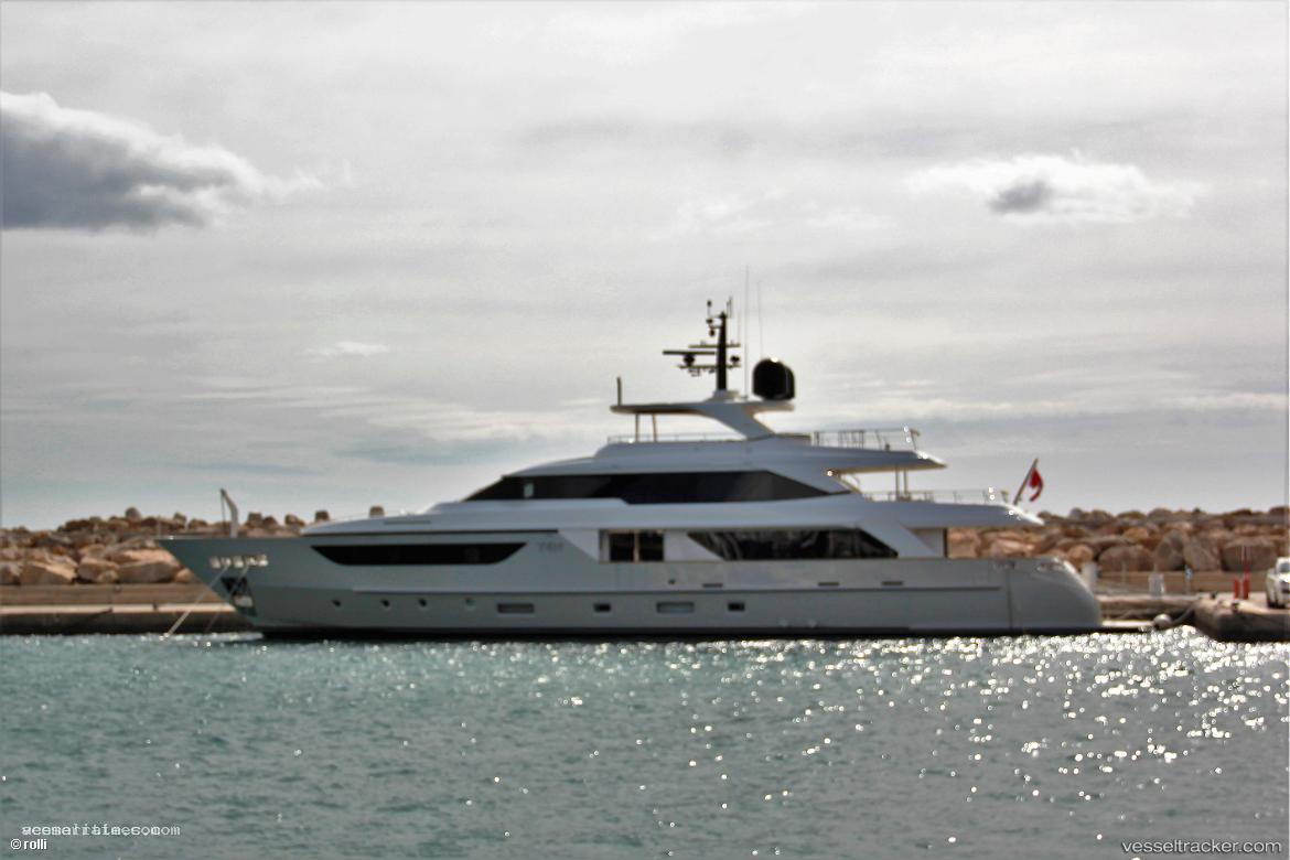 Star-Diamond - Service Ship vessel registered in Jamaica