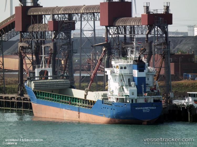 Snow - Multi Purpose Carrier vessel registered in Panama
