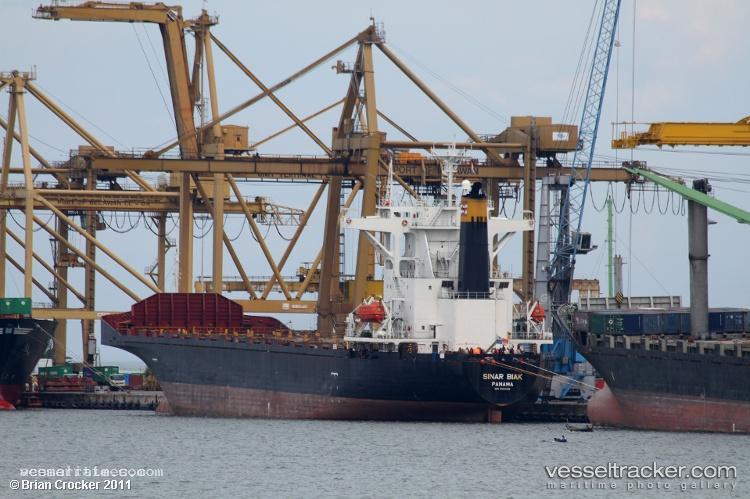 Mv.hijau-Samudra - Container Ship vessel registered in Indonesia