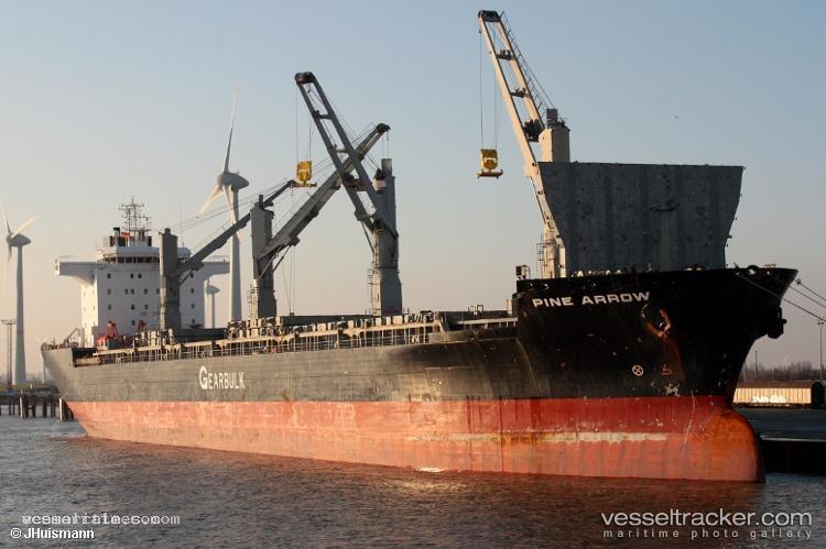Pine-Arrow - Multi Purpose Carrier vessel registered in Bahamas