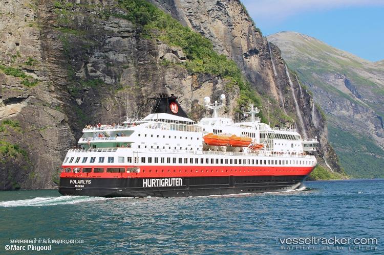 Polarlys - Passenger Ro Ro Cargo Ship vessel registered in Norway