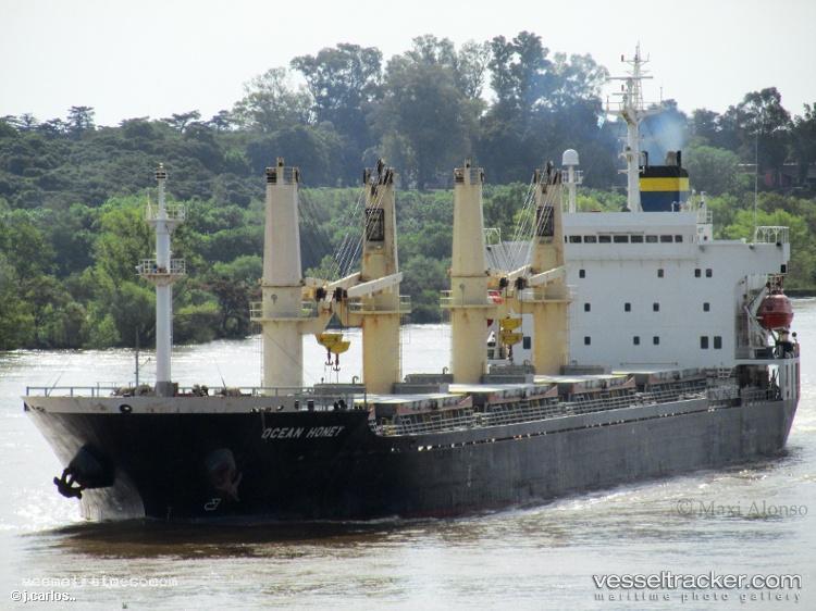 Run-Fu-2 - Bulk Carrier vessel registered in Panama