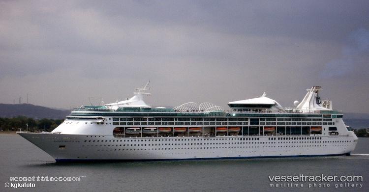 Enchantment-Ots - Cruise Ship vessel registered in Bahamas