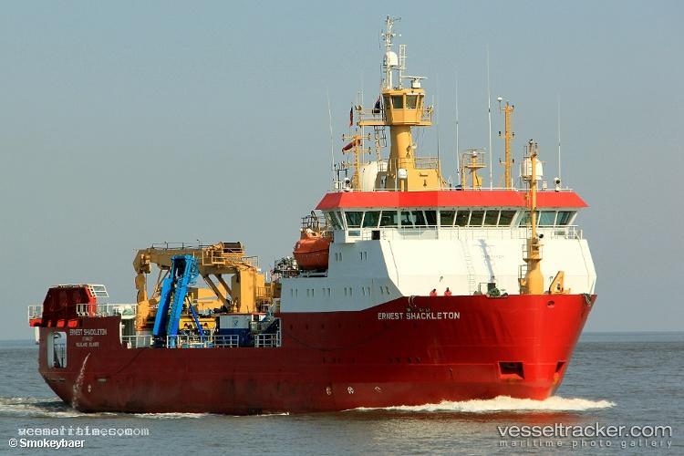 Laura-Bassi - Research Vessel vessel registered in Italy