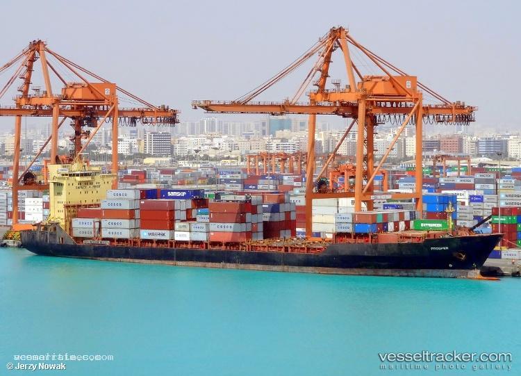 Lucky-Dragon - Container Ship vessel registered in Liberia