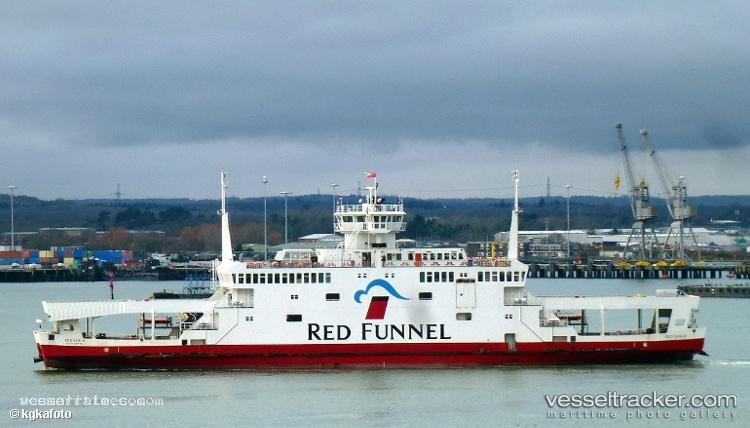 Red-Eagle - Passenger Ro Ro Cargo Ship vessel registered in United Kingdom