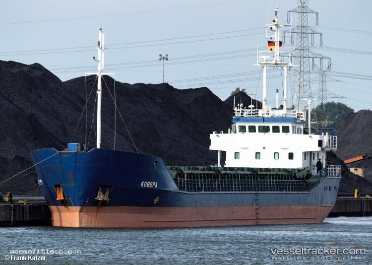 Sarah-b - Deck Cargo Ship vessel registered in Germany