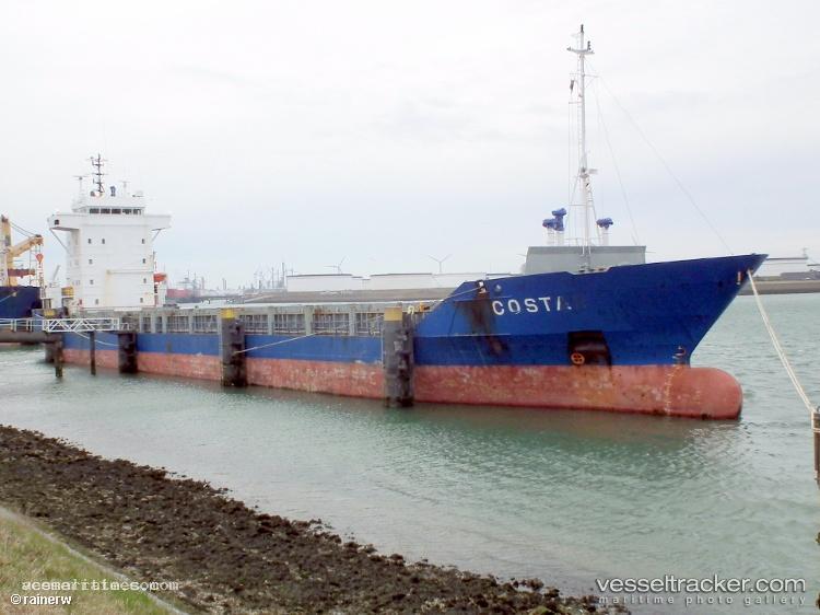 Lucky - Container Ship vessel registered in Dominica