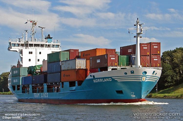 Dornbusch - Container Ship vessel registered in Germany