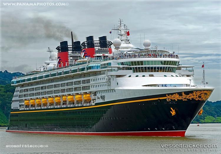 Disney-Wonder - Cruise Ship vessel registered in Bahamas