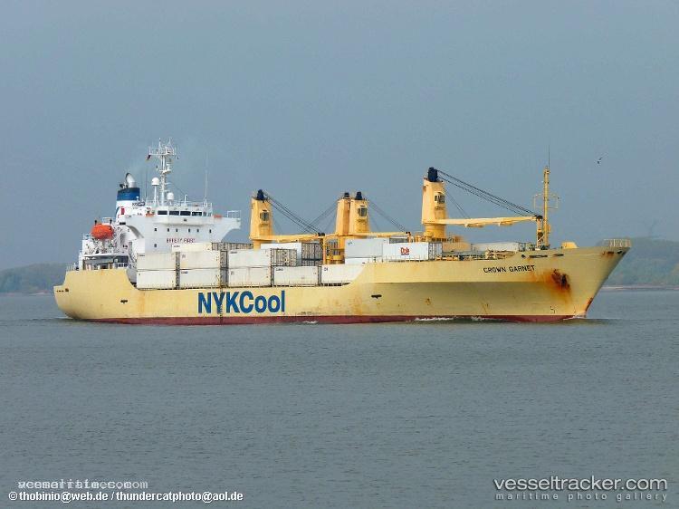 Crown-Garnet - Refrigerated Cargo Ship vessel registered in Bahamas