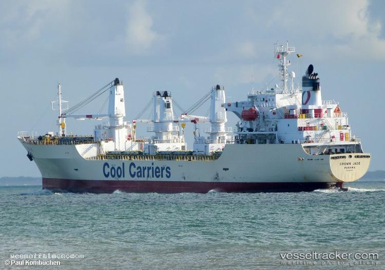 Crown-Jade - Refrigerated Cargo Ship vessel registered in Bahamas