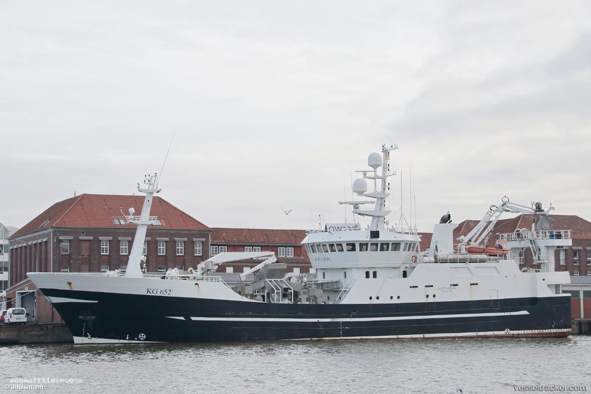 Favorit - Fish Carrier vessel registered in Russia