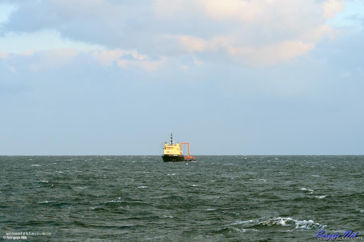 Commander - Offshore Tug Supply Ship vessel registered in United States of America