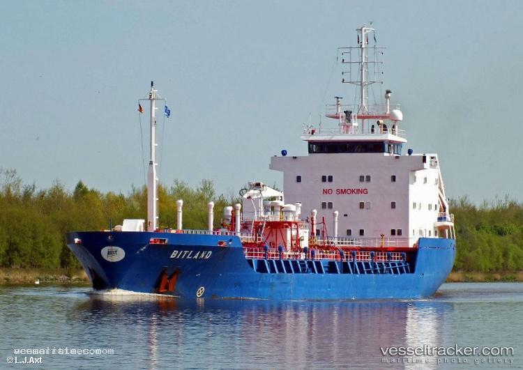 Prince-Ix - Bitumen Tanker vessel registered in Panama