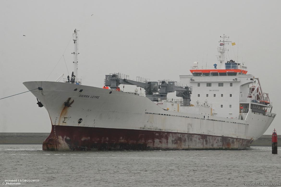 Sierra-Leyre - Refrigerated Cargo Ship vessel registered in Bahamas