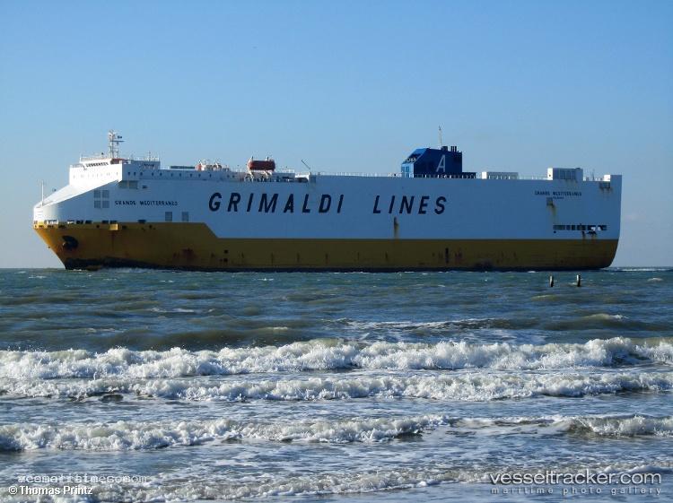 Grande-Mediterraneo - Vehicles Carrier vessel registered in Italy