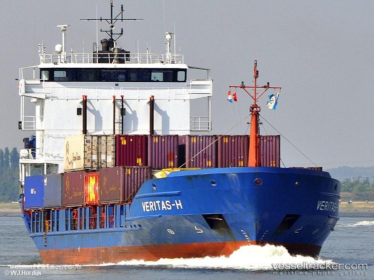 Dsl-Mariner - Container Ship vessel registered in Panama