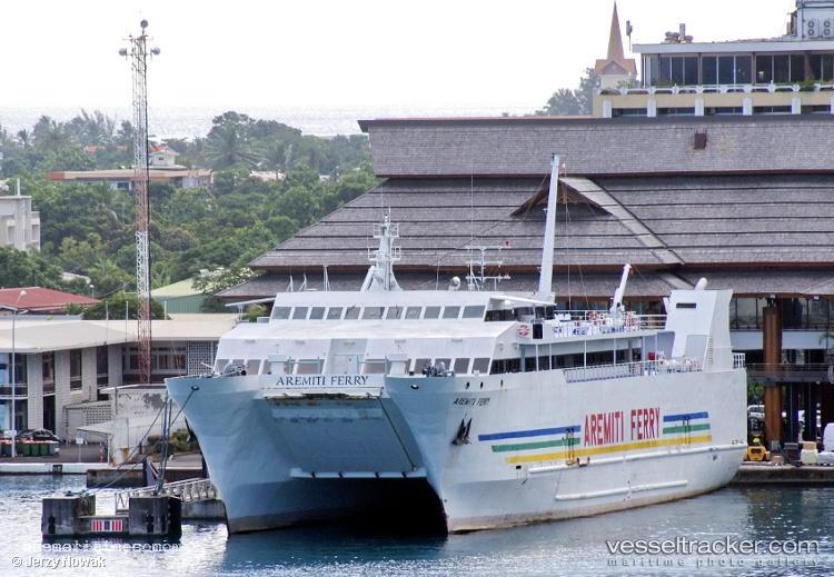 Southern-Breeze - Passenger Ro Ro Cargo Ship vessel registered in Tanzania