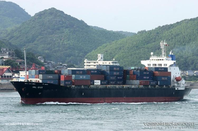 Ial-001 - Container Ship vessel registered in Hong Kong