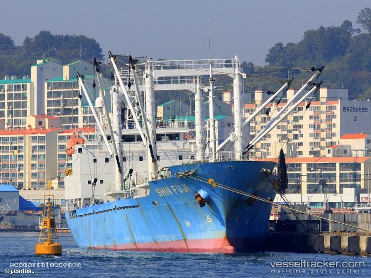 Shin-Fuji - Refrigerated Cargo Ship vessel registered in Panama
