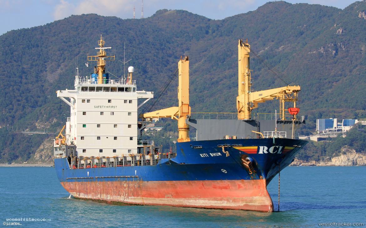 Kiti-Bhum - Container Ship vessel registered in Singapore