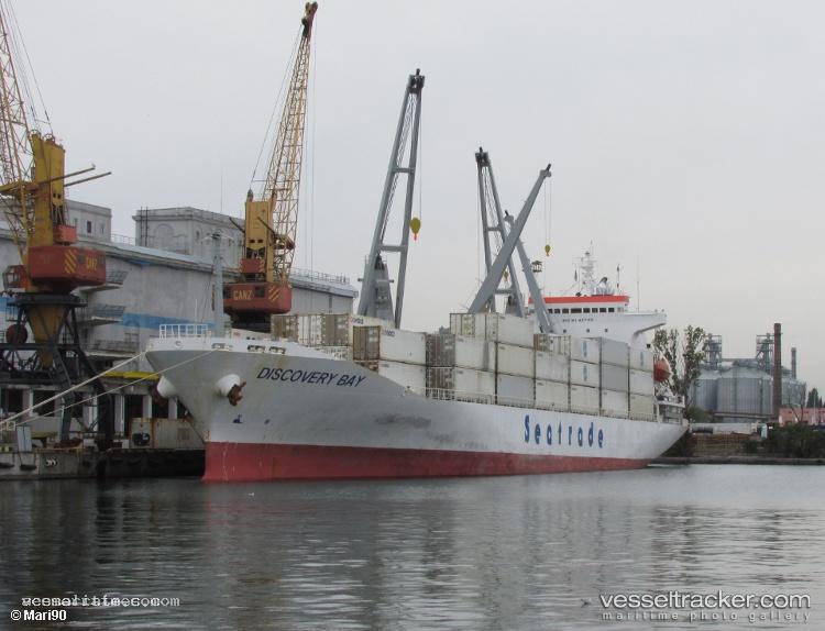 Mv-Discovery-Bay - Refrigerated Cargo Ship vessel registered in Liberia