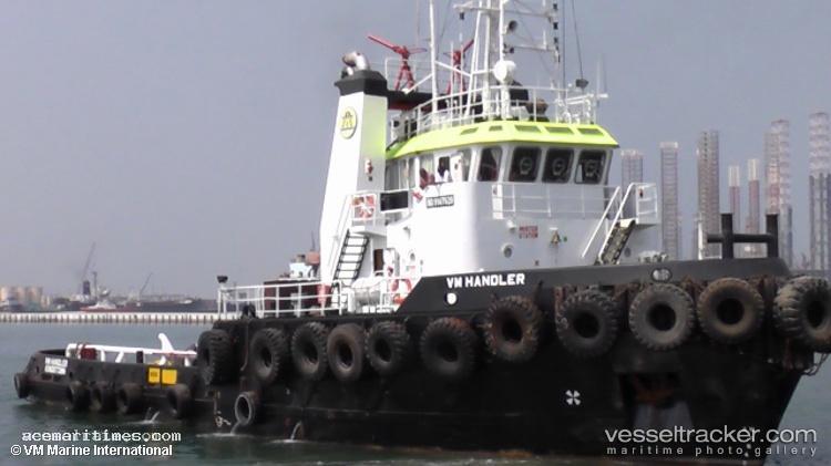 Bak-10 - Service Ship vessel registered in Bahrain
