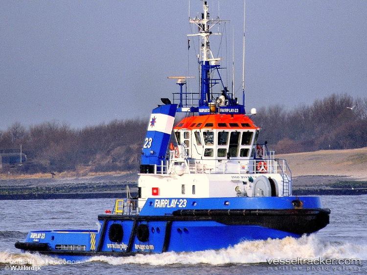 Fairplay-23 - Tug vessel registered in Antigua and Barbuda