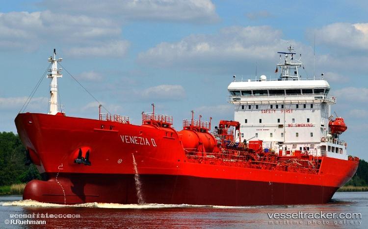 Nq-Zinnia - Chemical Oil Products Tanker vessel registered in Netherlands