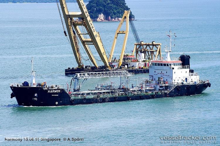 Giat-Armada-04 - Oil And Chemical Tanker vessel registered in Indonesia
