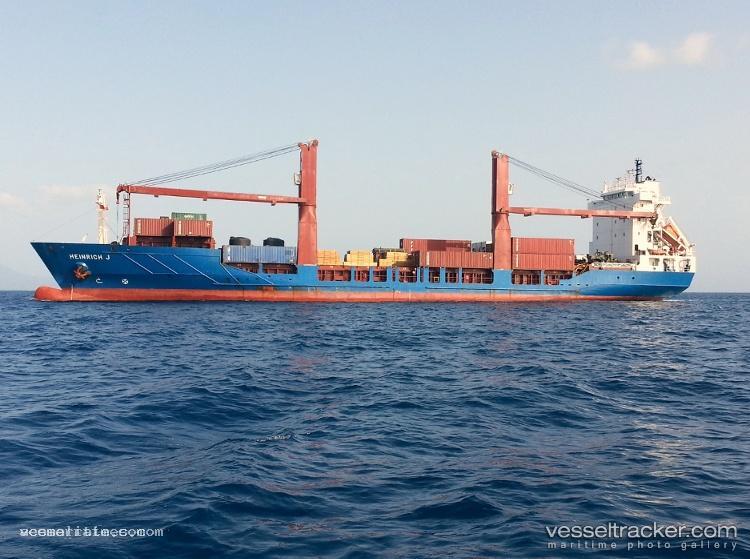 Laura-S - Container Ship vessel registered in Portugal
