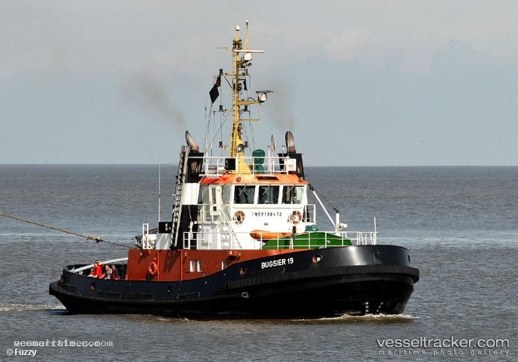 Fairplay-67 - Tug vessel registered in Portugal
