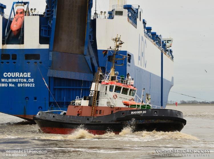 Fairplay-68 - Tug vessel registered in Portugal