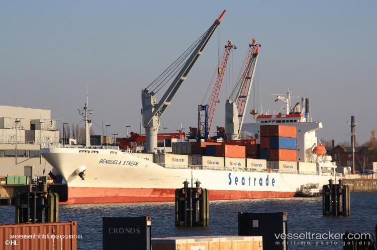 Oriental-Reefer - Refrigerated Cargo Ship vessel registered in Bahamas