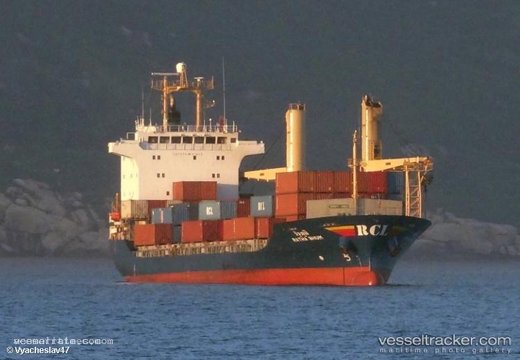 Honor-Ocean - Container Ship vessel registered in Panama