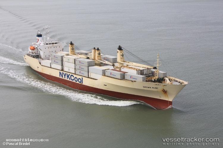 Crown-Ruby - Refrigerated Cargo Ship vessel registered in Bahamas