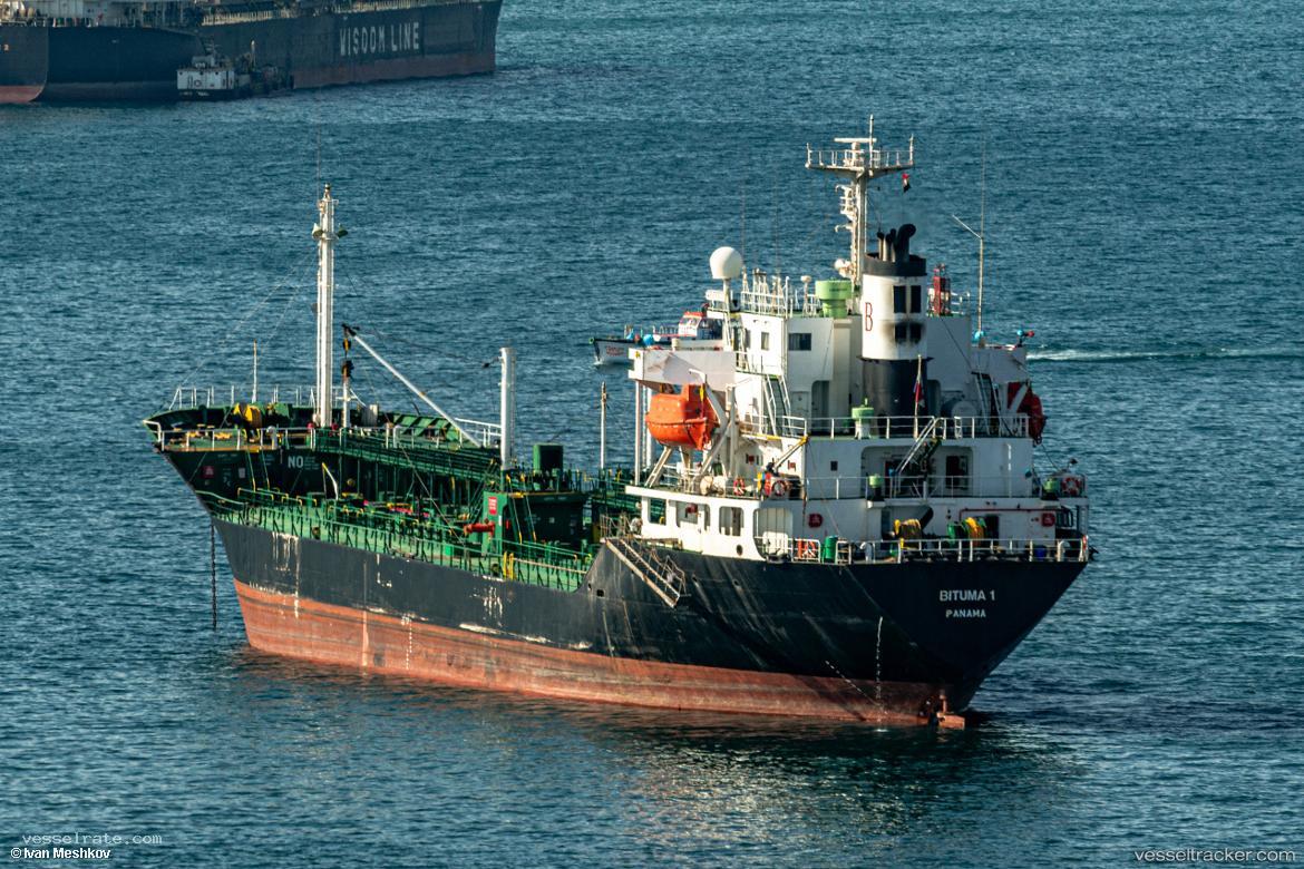 Bitumen-Star - Bitumen Tanker vessel registered in Cook Islands