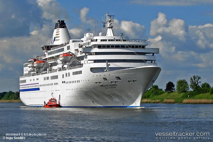 Eastern-Venus - Cruise Ship vessel registered in Panama