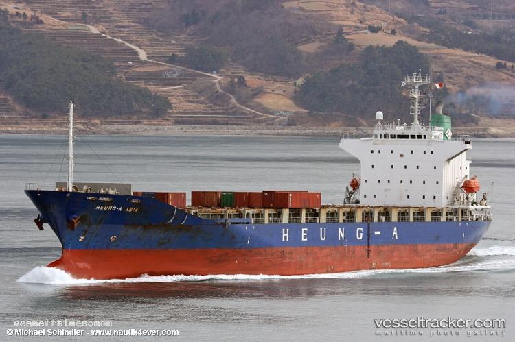 Padian3 - Container Ship vessel registered in Panama